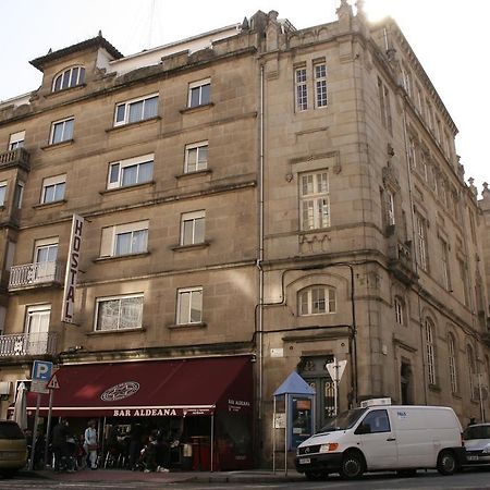 Pension Residencia Buenos Aires Vigo Bagian luar foto