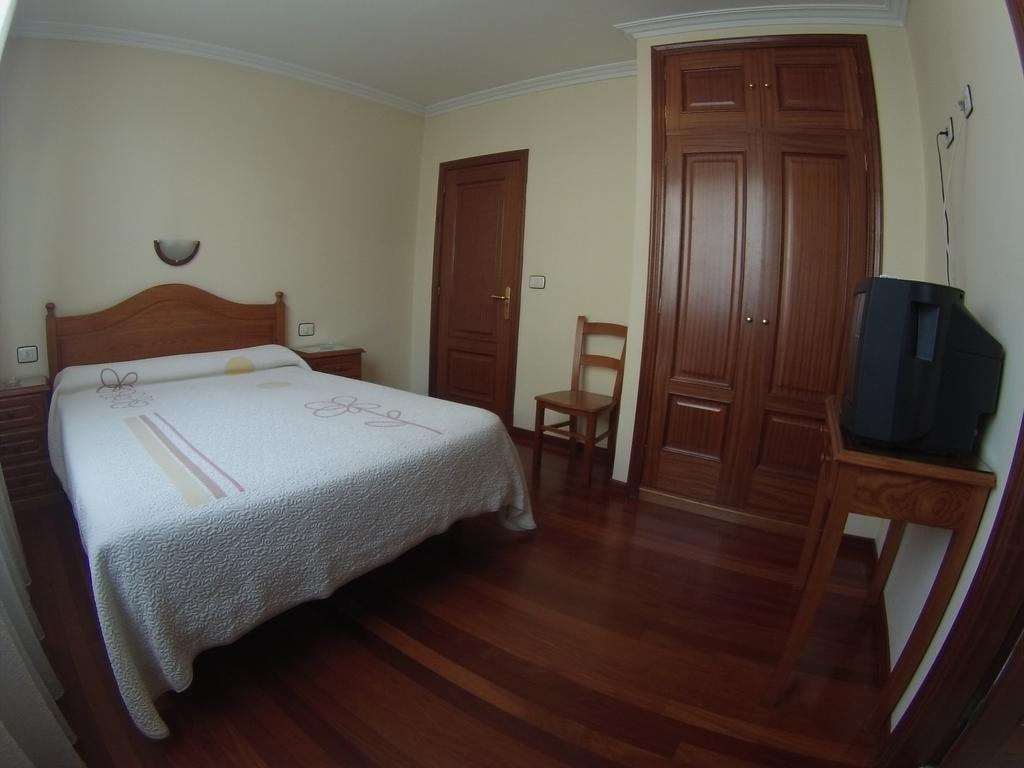 Pension Residencia Buenos Aires Vigo Bagian luar foto