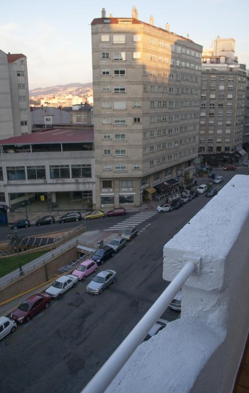 Pension Residencia Buenos Aires Vigo Bagian luar foto