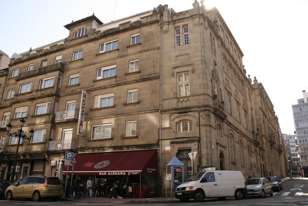Pension Residencia Buenos Aires Vigo Bagian luar foto