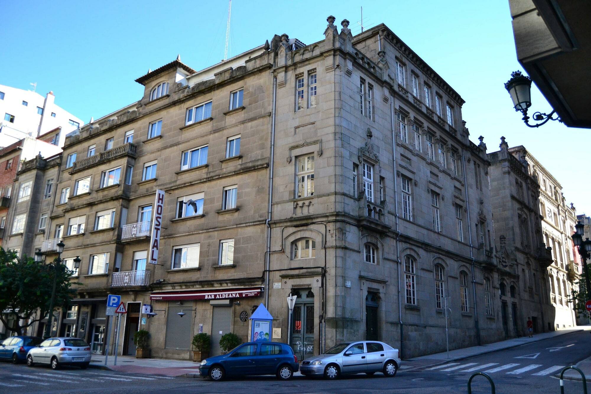 Pension Residencia Buenos Aires Vigo Bagian luar foto